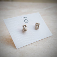 Load image into Gallery viewer, σκουλαρίκια &quot;κόμποι&quot; / &quot;knots&quot; earrings
